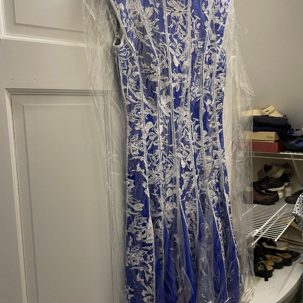 Beautiful elec blue dress, size 4